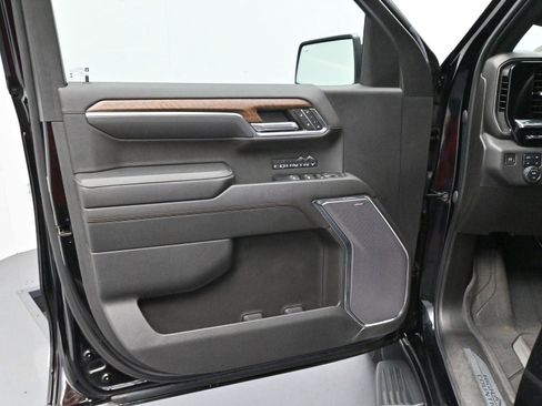 Used 2023 Chevrolet Silverado 1500 High Country w/ High Country Premium Package image 11