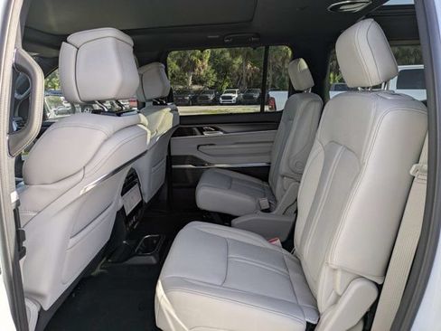 New 2026 Jeep Grand Wagoneer Summit w/ Premium Group III AWD/4WD image 14