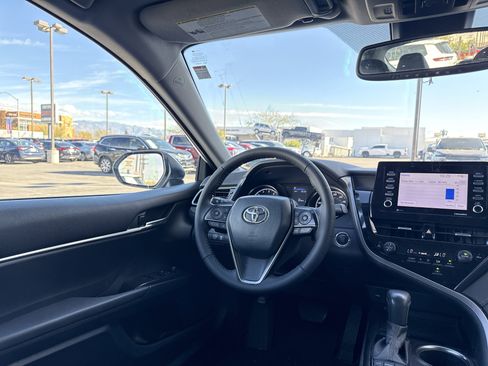 Used 2023 Toyota Camry SE w/ Convenience Package image 18