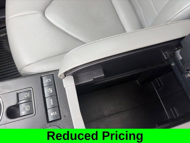 Used 2020 Toyota Highlander XLE AWD/4WD image 30