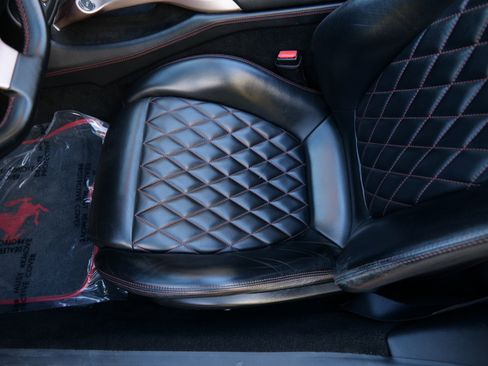 Used 2014 Ferrari California image 16