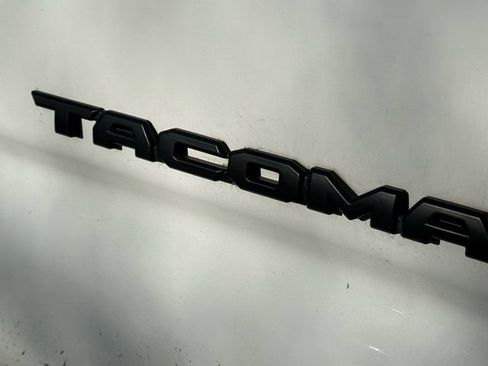 Used 2023 Toyota Tacoma TRD Off-Road image 10