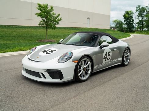 Used 2019 Porsche 911 Speedster RWD image 9