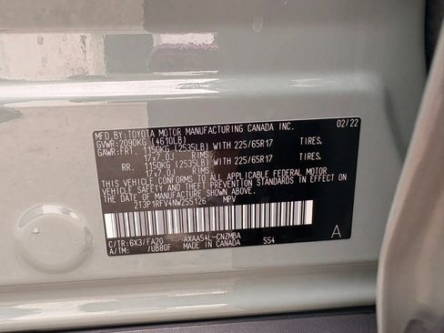 Used 2022 Toyota RAV4 XLE AWD/4WD image 32