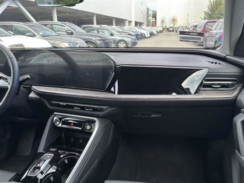 Used 2025 Audi Q5 Premium Plus w/ Premium Plus image 10