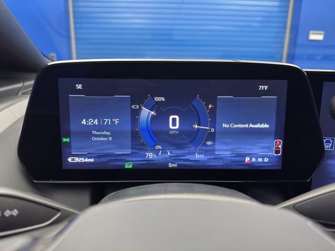 New 2026 Chevrolet Equinox EV RS image 18