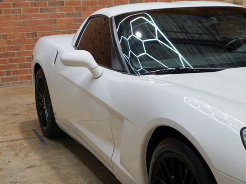 Used 2007 Chevrolet Corvette Coupe w/ Preferred Equipment Group RWD image 24
