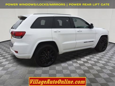 Used 2020 Jeep Grand Cherokee Altitude image 4