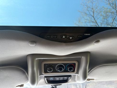 Used 2016 Chevrolet Express 2500 image 18