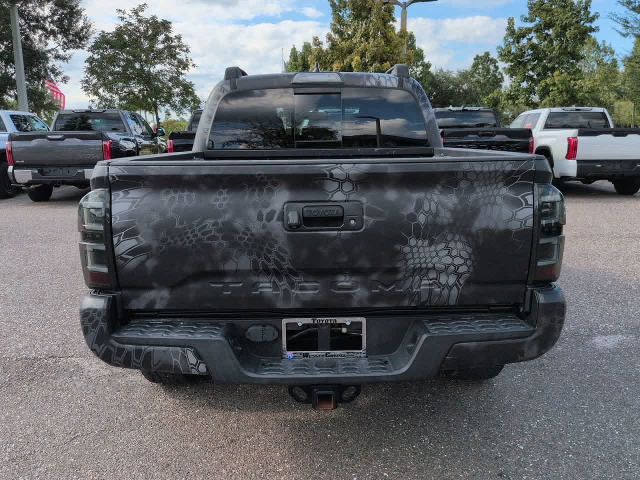 Used 2017 Toyota Tacoma TRD Sport w/ Tow Package (A/T) AWD/4WD image 5