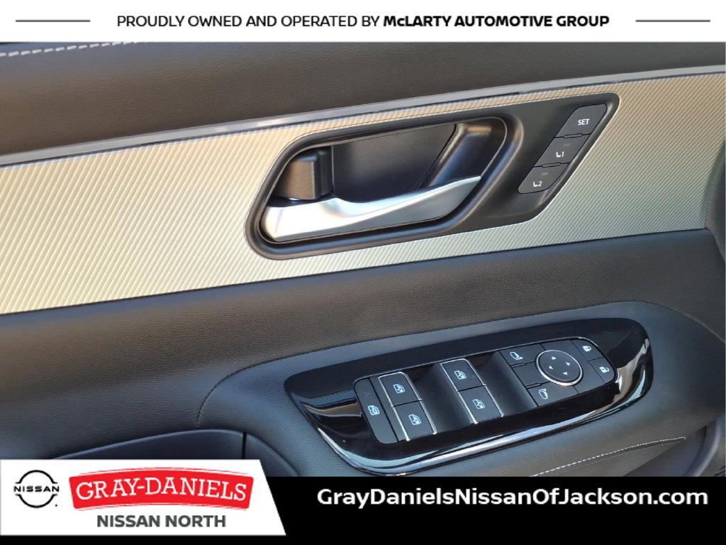 Certified 2025 Nissan Murano SL AWD/4WD image 13