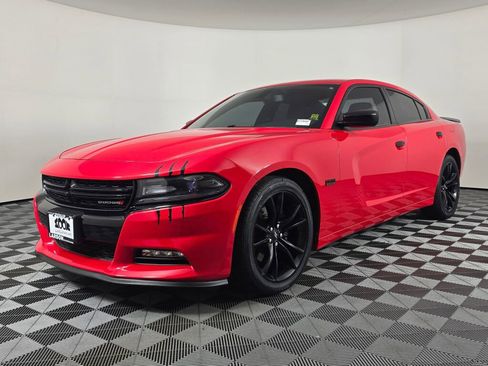 Used 2017 Dodge Charger R/T w/ Blacktop Package image 7
