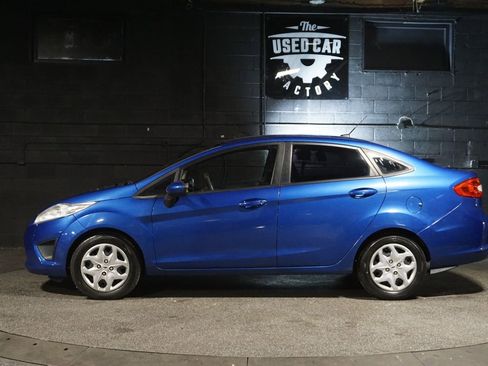Used 2011 Ford Fiesta SE w/ 201A Rapid Spec Order Code image 2