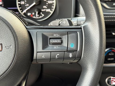 Used 2023 Nissan Rogue SV FWD image 29