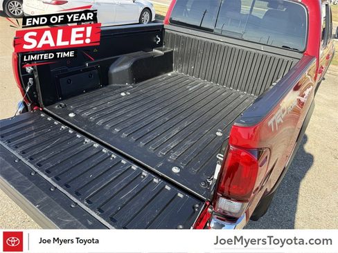 Used 2018 Toyota Tacoma TRD Off-Road image 27