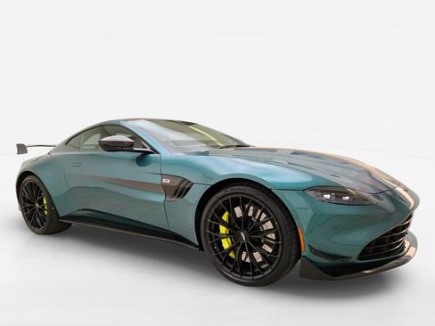 Used 2023 Aston Martin V8 Vantage Coupe RWD image 3