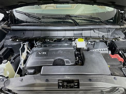 Used 2022 Nissan Pathfinder Platinum w/ Cargo Package image 9