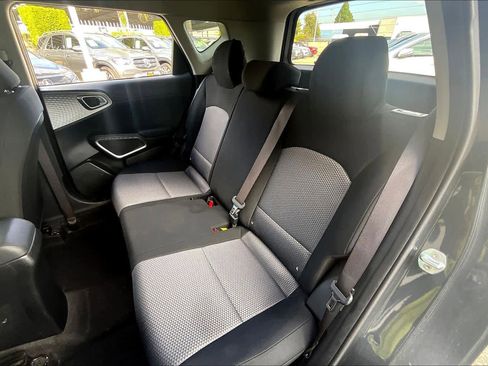 Used 2023 Kia Soul LX image 20