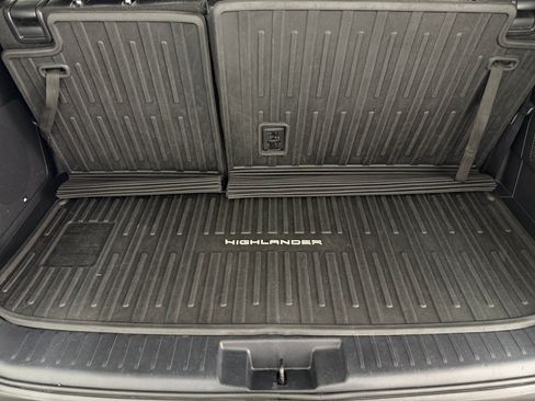 Used 2021 Toyota Highlander Limited AWD/4WD image 21
