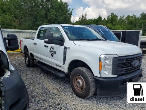 Used 2023 Ford F250 XL AWD/4WD image 1