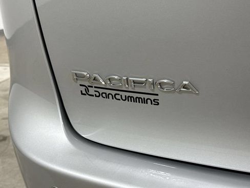 New 2026 Chrysler Pacifica Limited FWD image 28