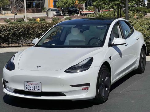 Used 2023 Tesla Model 3 Standard Range image 21