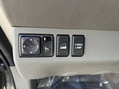 Used 2019 Nissan Frontier SV image 16