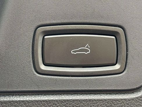 Used 2016 Porsche Panamera 4 Edition image 47