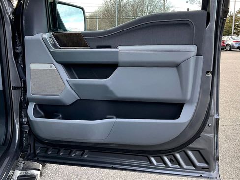 Used 2023 Ford F150 Lariat w/ Max Trailer Tow Package image 12