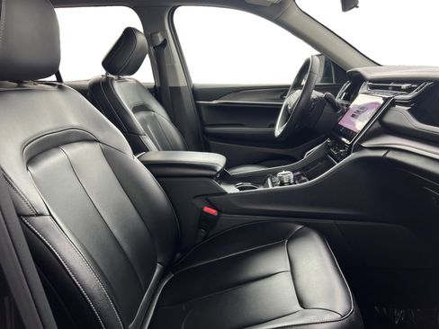 Used 2023 Jeep Grand Cherokee 4WD 4xe image 15