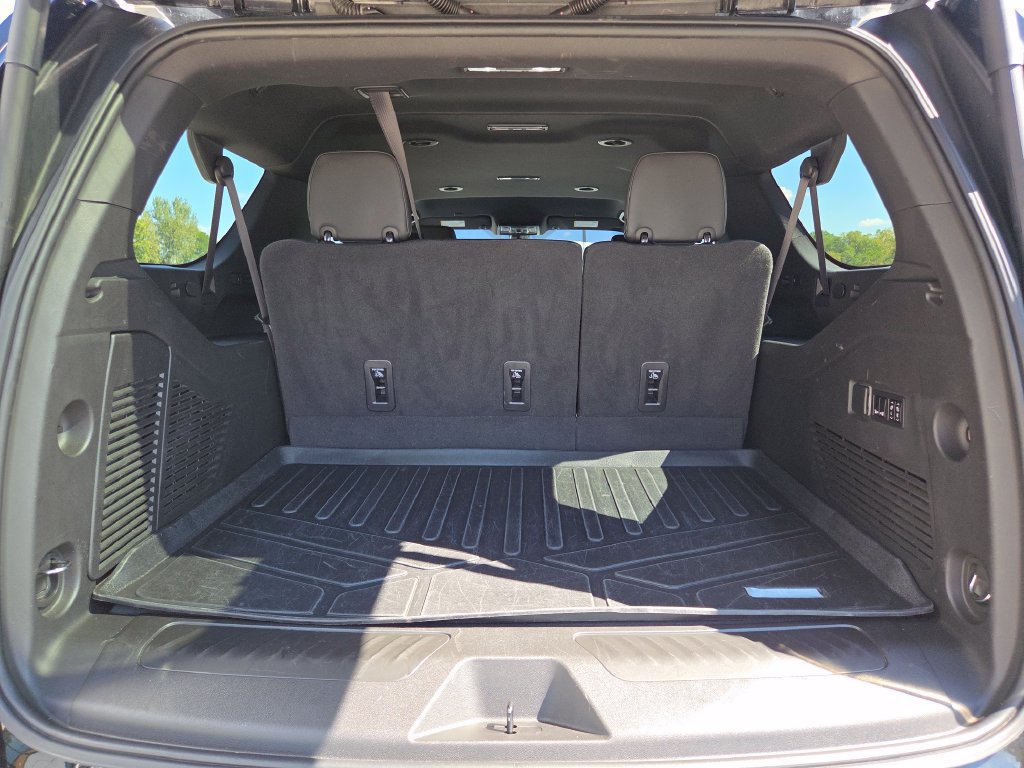 Used 2022 Chevrolet Suburban LT w/ Luxury Package AWD/4WD image 28