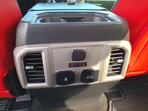 Used 2019 Ford F150 Lariat w/ Equipment Group 502A Luxury AWD/4WD image 13