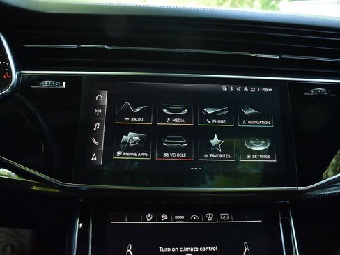 Used 2022 Audi SQ8 Prestige w/ Prestige Package AWD/4WD image 25