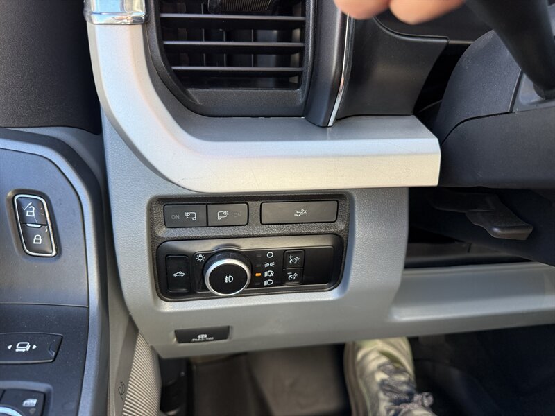 Used 2024 Ford F250 XLT w/ Black Appearance Package AWD/4WD image 9