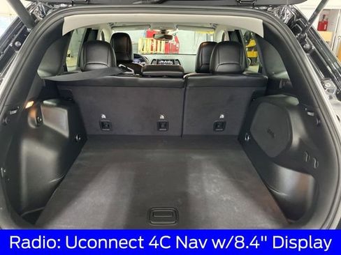 Used 2019 Jeep Cherokee Limited image 9