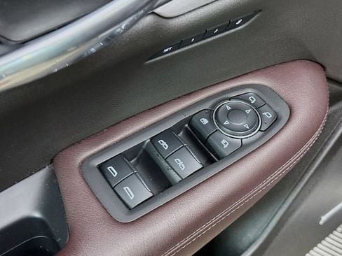 Used 2022 Cadillac XT6 Premium Luxury w/ Technology Package image 19