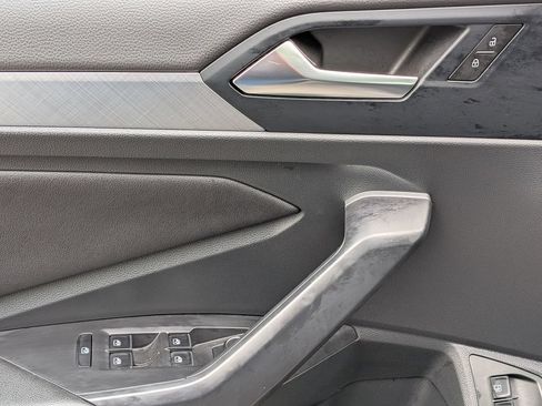 Used 2024 Volkswagen Jetta SE w/ Panoramic Sunroof Package FWD image 15