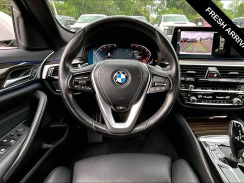 Used 2021 BMW 530i w/ Convenience Package RWD image 10
