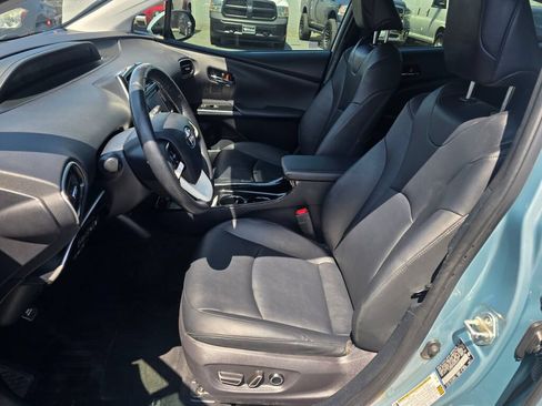 Used 2017 Toyota Prius Four w/ Premium Convenience Package FWD image 22