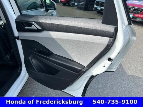 Used 2022 Volkswagen Taos SE AWD/4WD image 12
