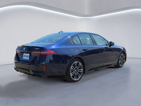 New 2027 BMW 530i xDrive w/ M Sport Package AWD/4WD image 4