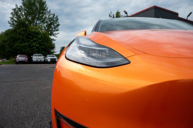 Used 2022 Tesla Model Y Performance AWD/4WD image 9