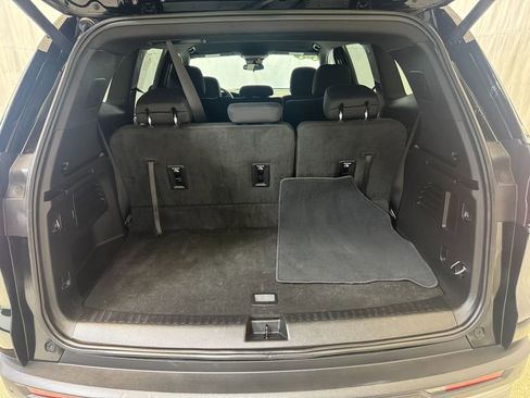 Certified 2025 GMC Acadia Elevation FWD image 23
