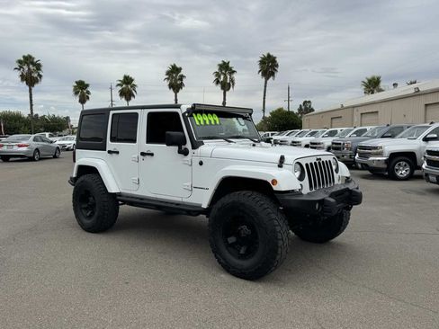 Used 2016 Jeep Wrangler Unlimited Sahara AWD/4WD image 12