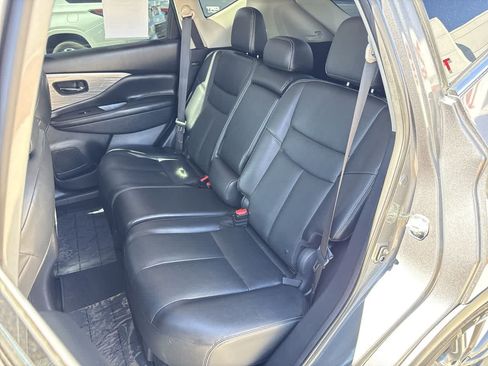 Used 2018 Nissan Murano SL w/ Moonroof Package AWD/4WD image 12