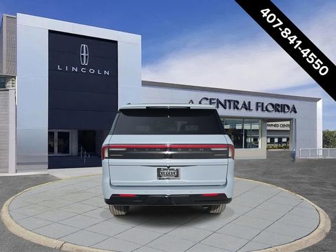 New 2026 Lincoln Navigator Reserve w/ Jet Appearance Package image 4