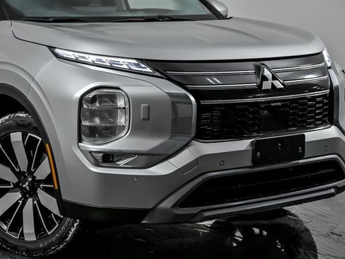 New 2026 Mitsubishi Outlander SE AWD/4WD image 2