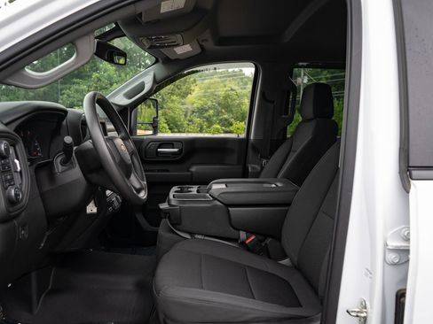 Used 2022 Chevrolet Silverado 2500 Custom w/ Custom Value Package AWD/4WD image 14