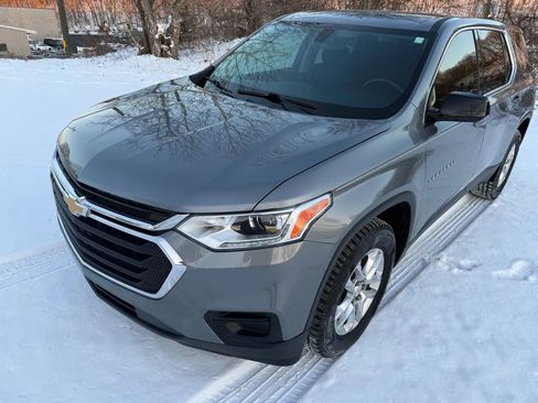 Used 2020 Chevrolet Traverse LS image 2