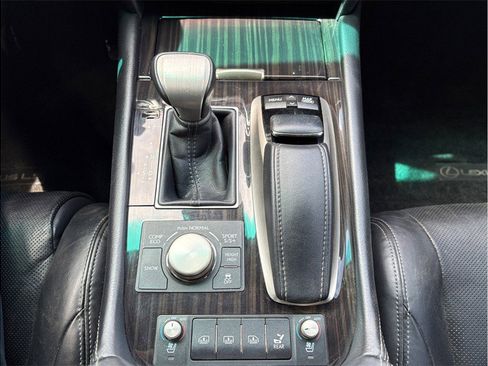 Used 2013 Lexus LS 460 w/ Ultra Luxury Pkg RWD image 12
